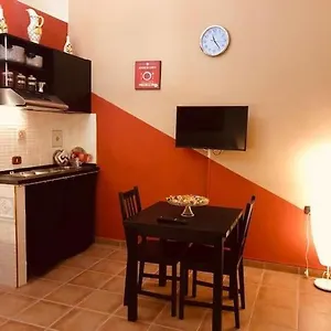 Roy Nel Cuore Di Pensjonat