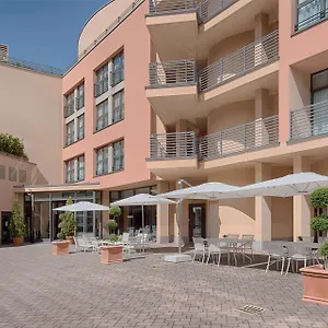 Nh Pontevecchio 4*, Lecco Italië