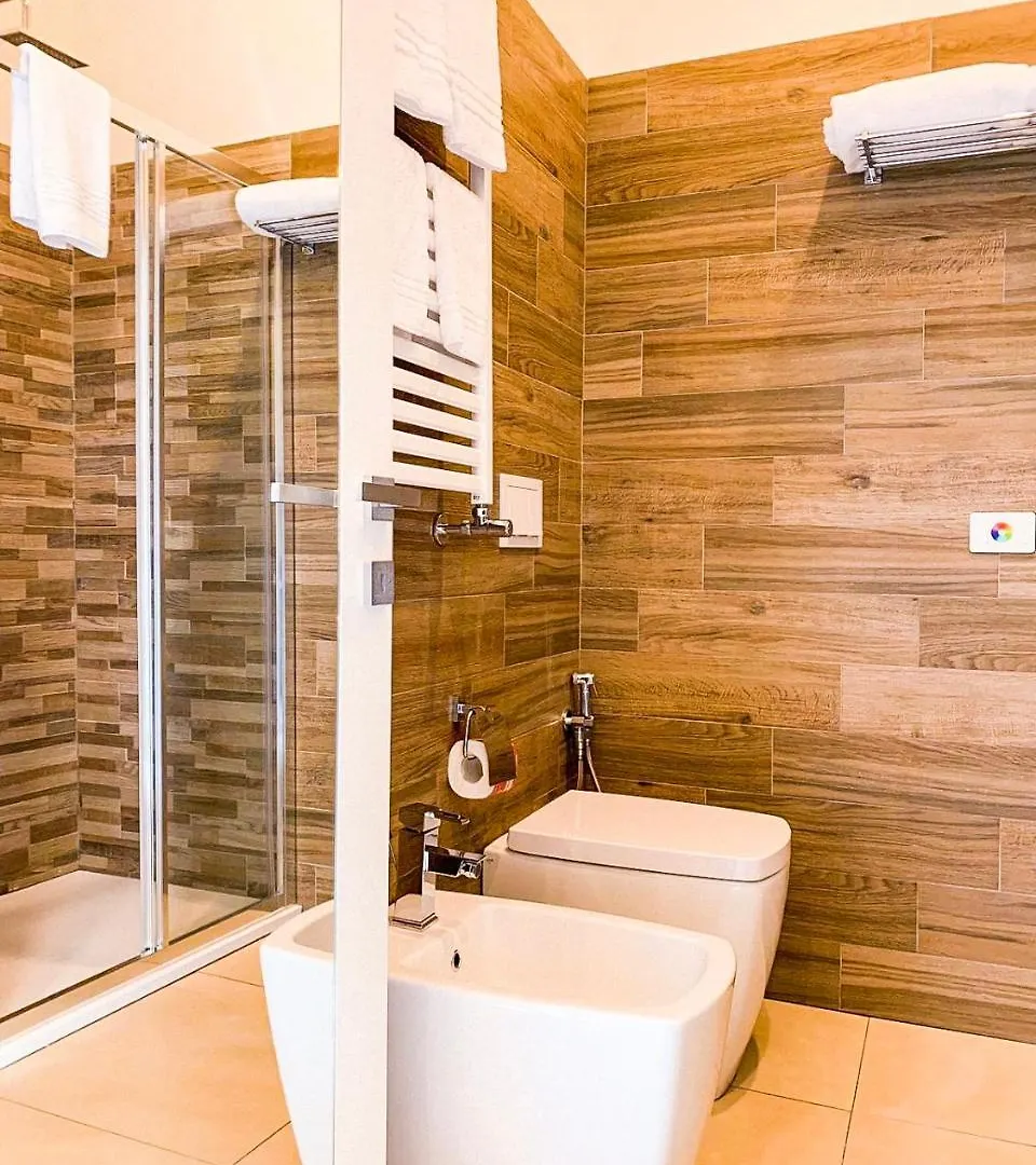 Napoli Squares Suites בית הארחה