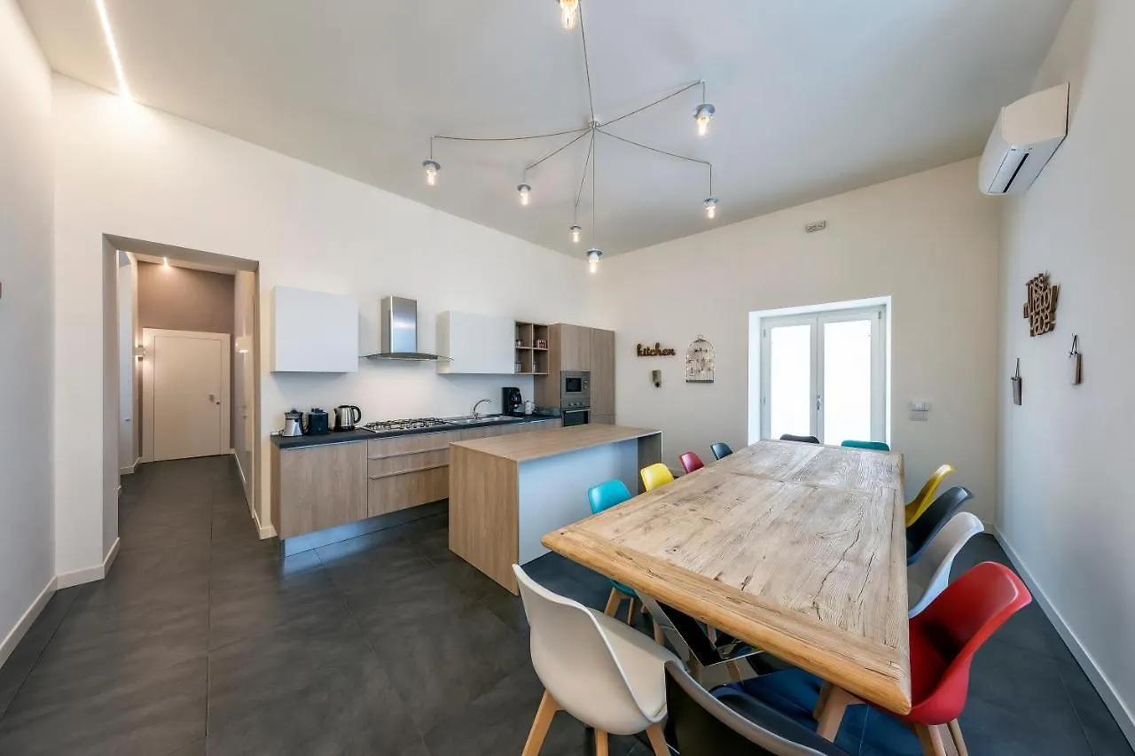 Napoli Squares Suites בית הארחה נאפולי