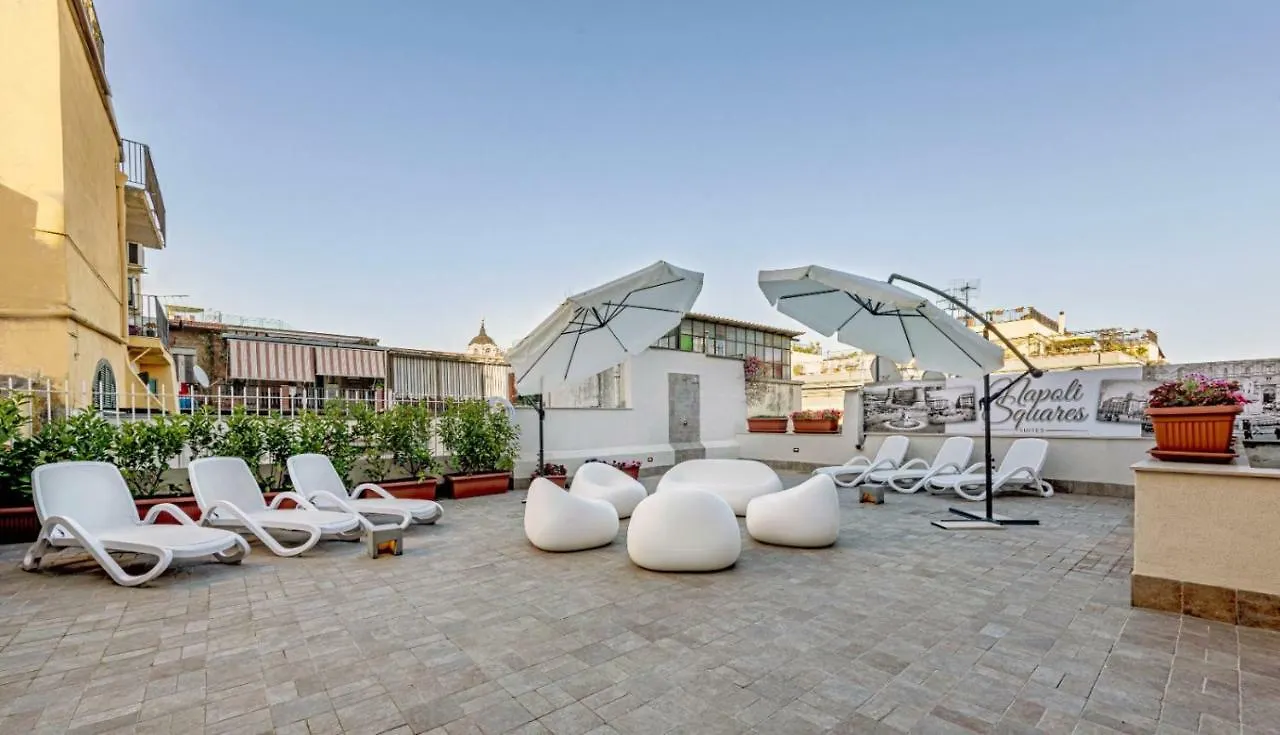 Napoli Squares Suites 2*, נאפולי איטליה