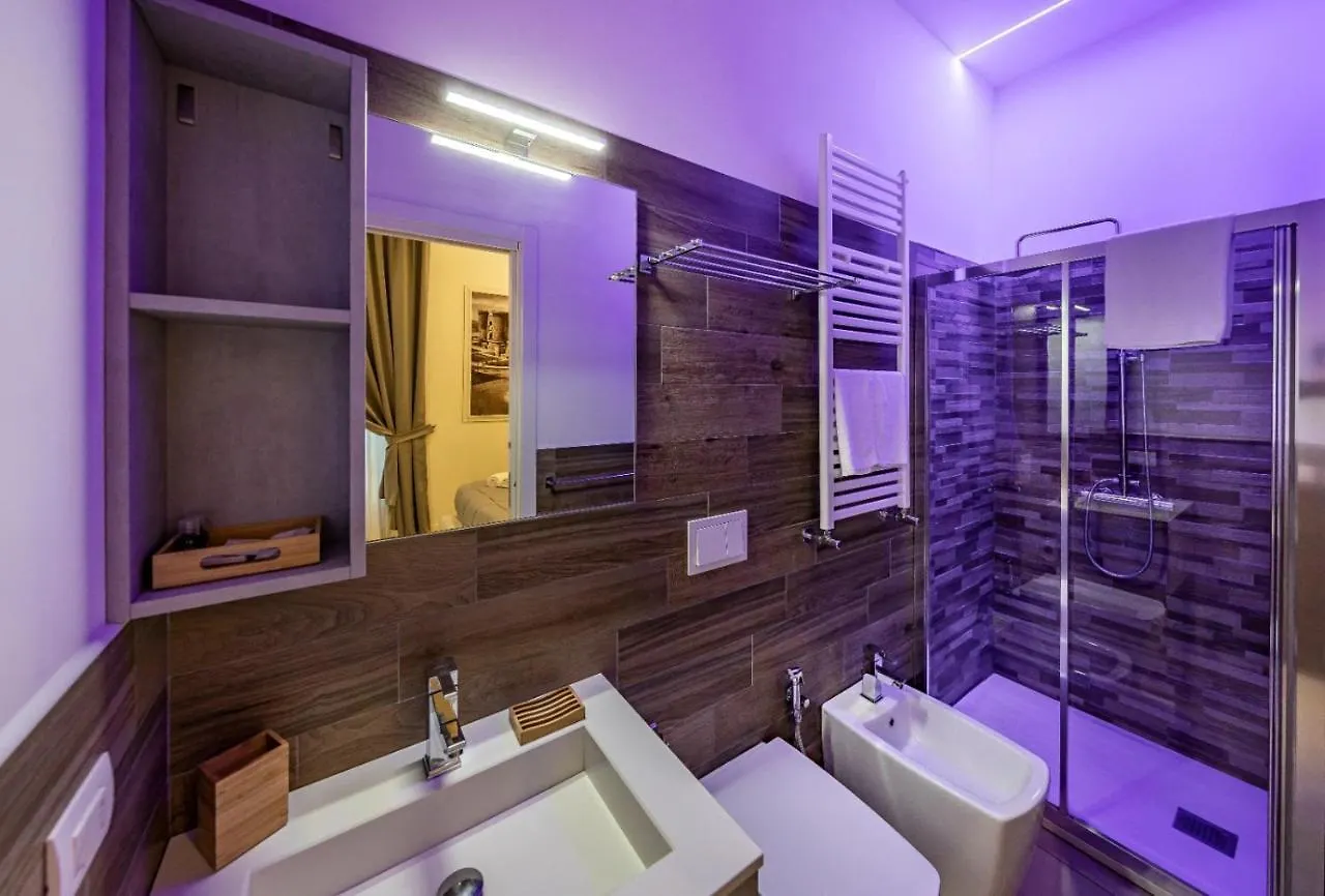 Гостевой дом Napoli Squares Suites